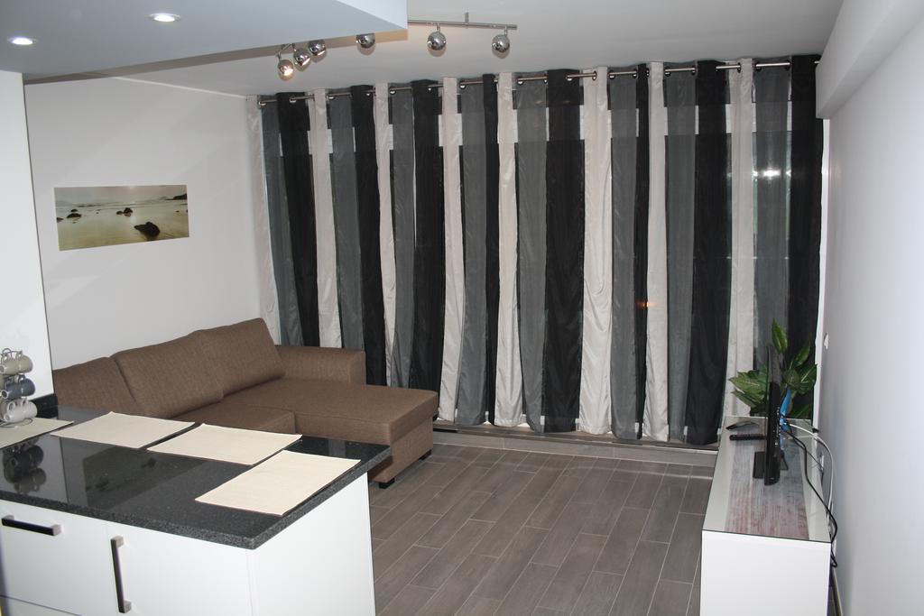 Ventur Flat Lägenhet Caniço Exteriör bild